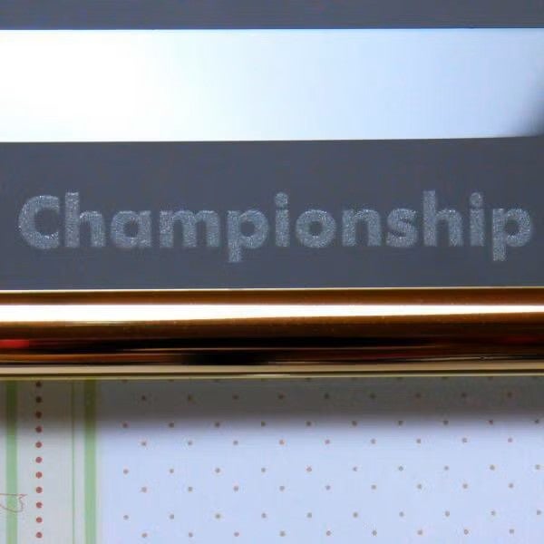 フォトフレームにレーザー彫刻加工可能