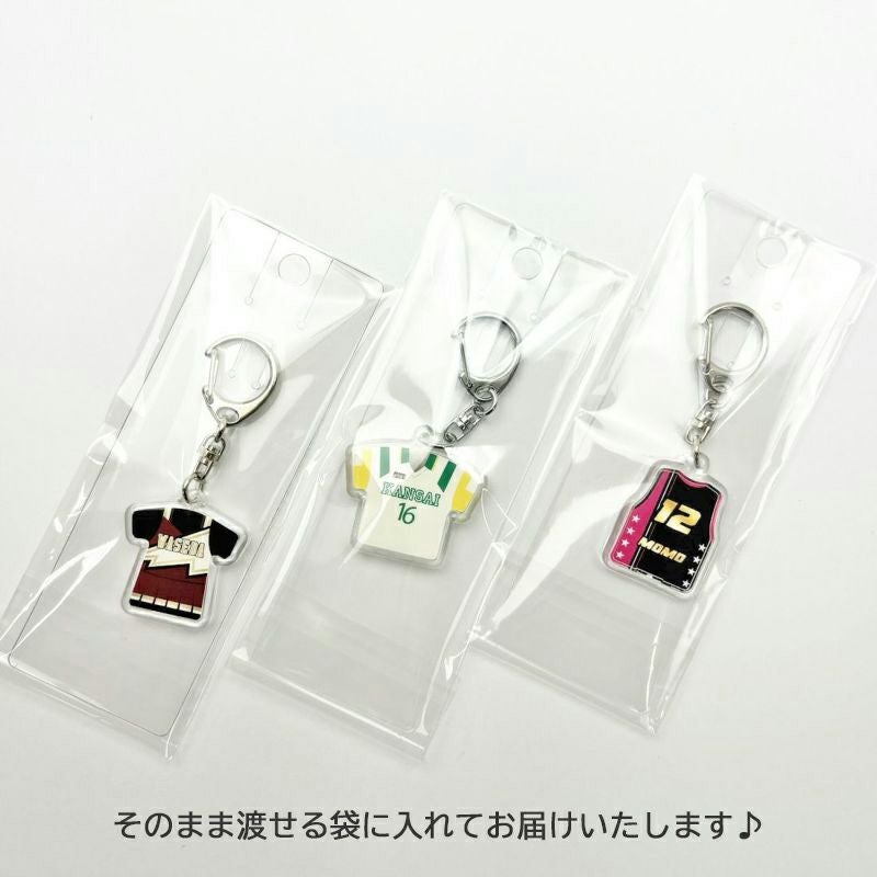 ユニフォームキーホルダーTシャツ型（アクリル）｜入卒団記念品1個から